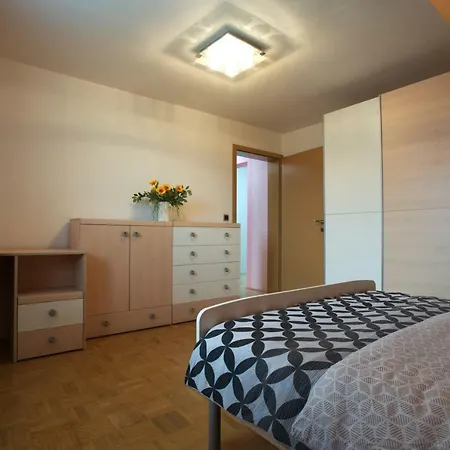 Apartma Primozic *